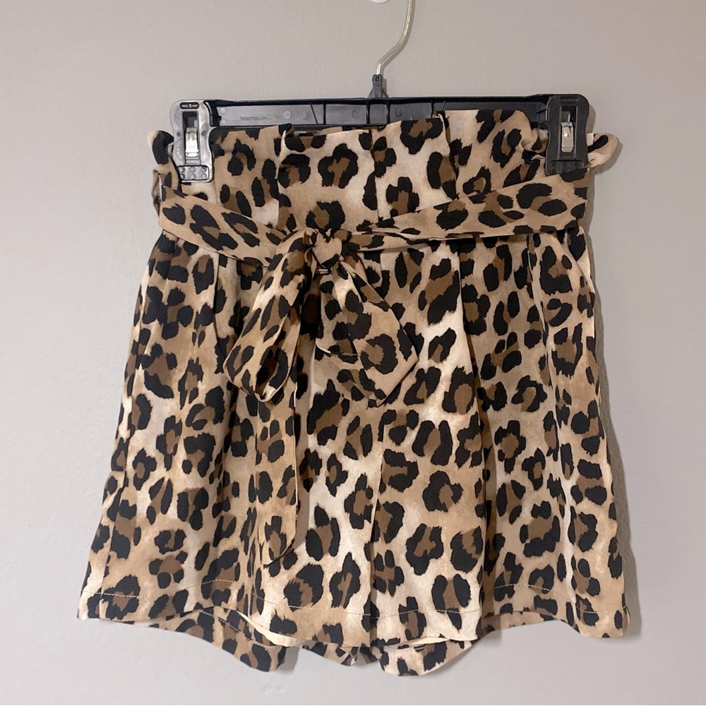 Le Lis Collection Leopard Print Flowy Shorts